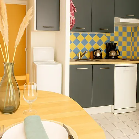 Pavillon Climatise 2** A 10 Min De La - 2 Chambres, Cuisine Equipee, Parking Securise - Fr-1-732-47 別荘